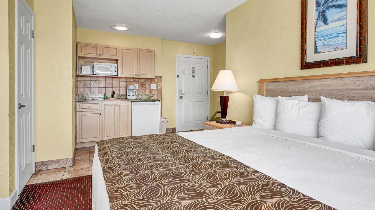 Page Terrace Beachfront Hotel St. Pete Beach Exterior photo